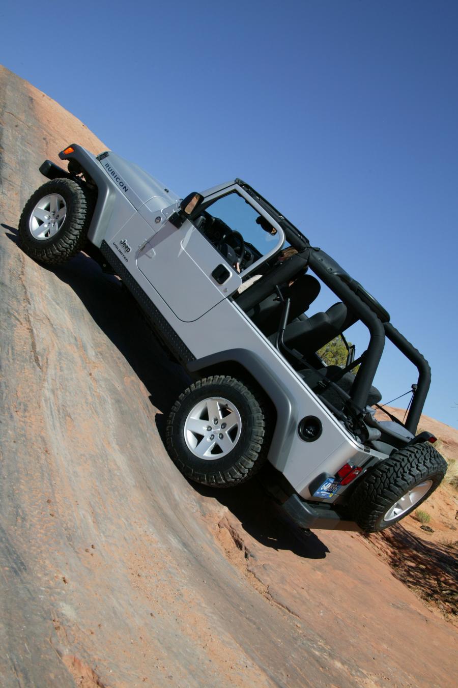  Jeep Wrangler Rubicon Unlimited 2005 года  (фото 8 из 32)